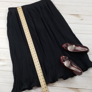 🆕️Large Pleaded Aline Midi Skirt. Black. Mix Nouv